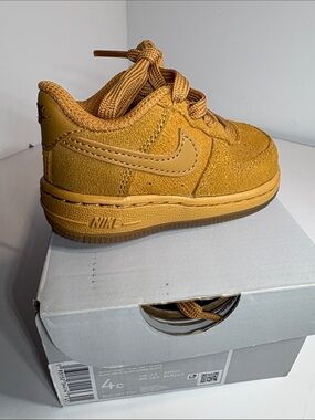 Nike Kids Suede Low-Top Sneaker in Wheat/Gold